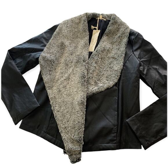 Mystree | Pia Black Vegan Leather Jacket with Faux Fur Lined Lapel Small NWT - Picture 2 of 10